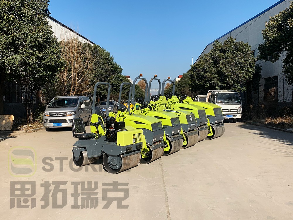 國(guó)內(nèi)的小型壓路機(jī)比國(guó)外的貴,價(jià)格到底差在哪里?