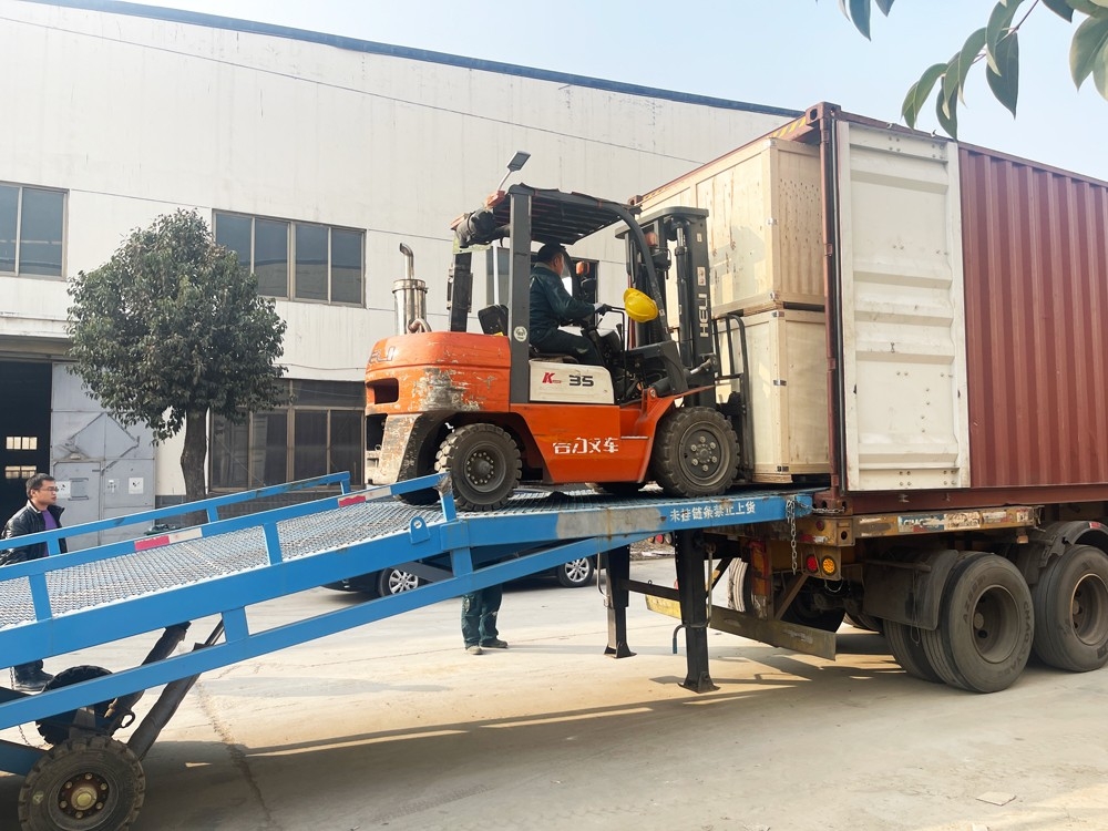 山東思拓瑞克公司26臺拖車式移動(dòng)照明車出口澳大利亞悉尼